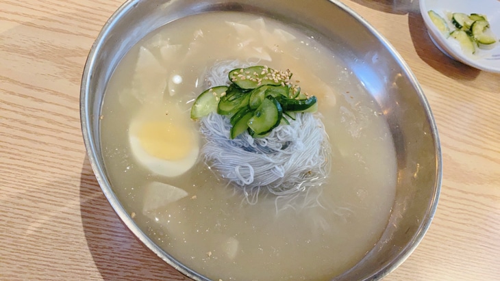 31円 【超ポイントバック祭】 金家のメミル冷麺スープ 300g 本場韓国の味
